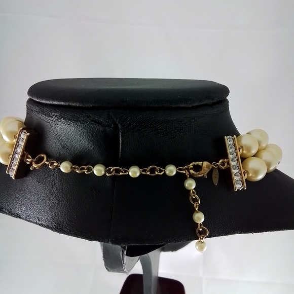 Vintage Faux Pearls and Rhinestone Choker Necklace Avon President Club - Picture 3 of 5